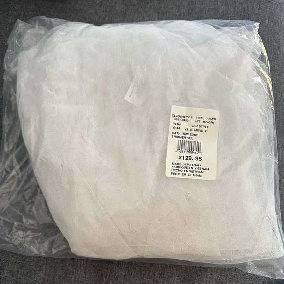 *SOLD* David’s Bridal Galina Signature Wedding Gown NWT - Picture 10 of 12